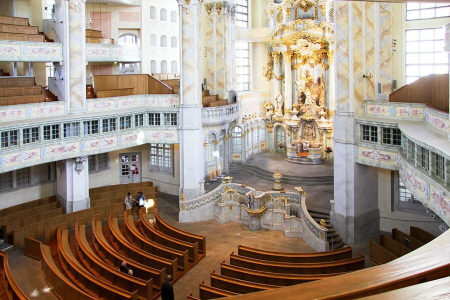 Dresden: Church of Our Lady Guided Tour of Gallery - Reaching the gallery for a different view