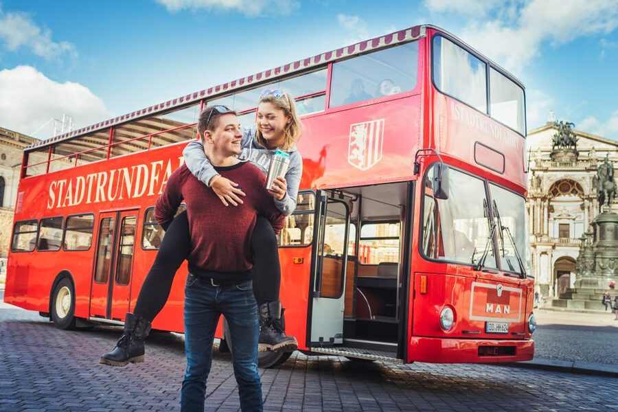 Dresden: City Sightseeing Tour with Live Guide - What the German commentary adds