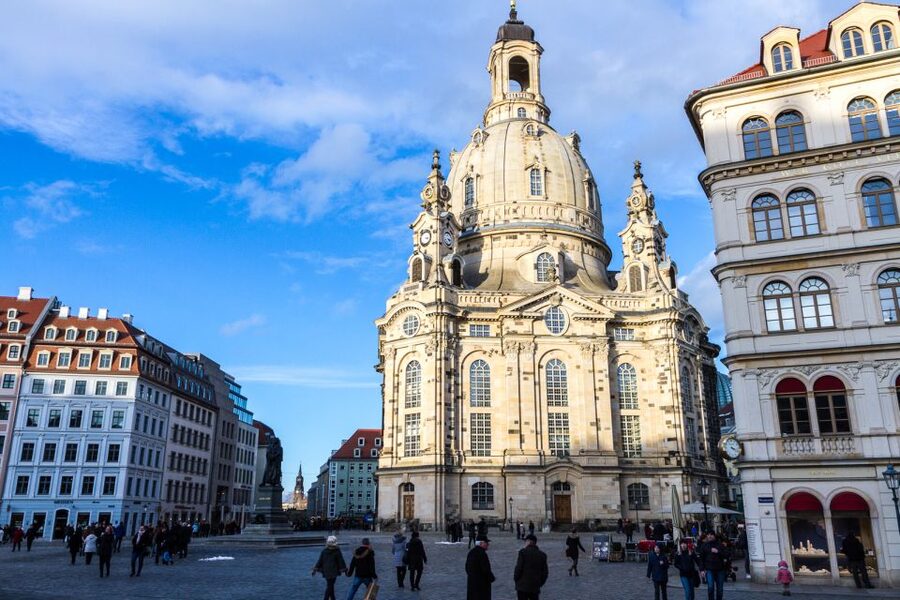 Dresden: Complete Walking Tour with Frauenkirche Visit - Meeting at Neumarkt and setting off