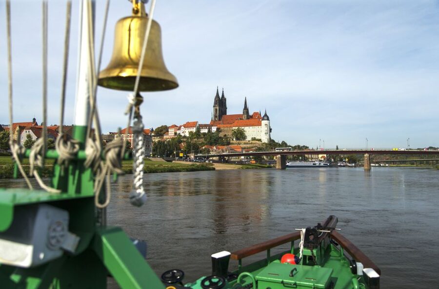 Dresden: Elbe River Cruise to Meissen - Leaving Dresden on a historic paddle steamer