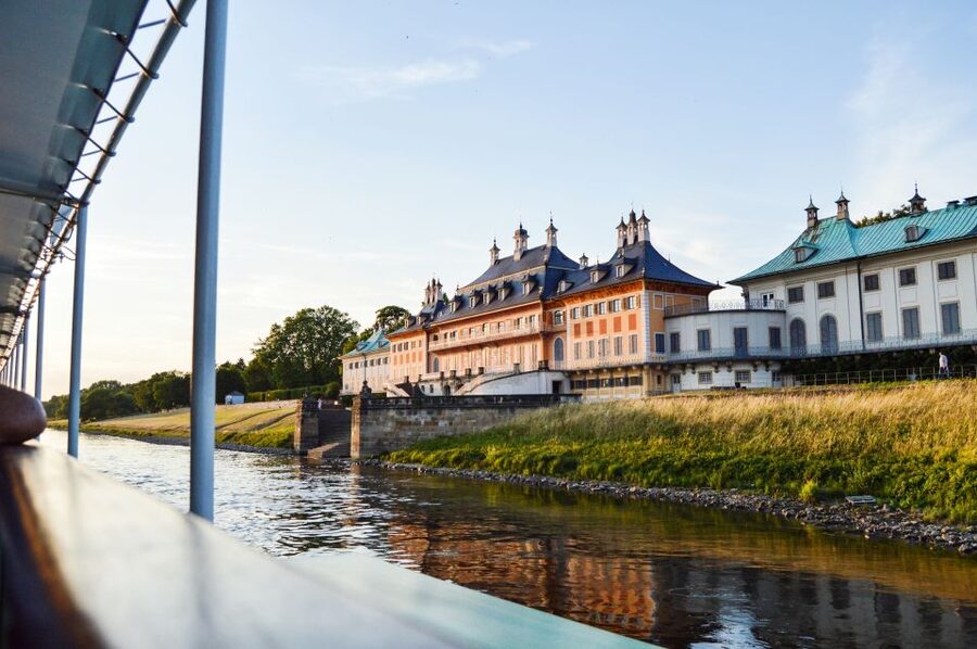 Dresden: Elbe River Cruise to Pillnitz Castle - Crossing Dresden’s four famous bridges
