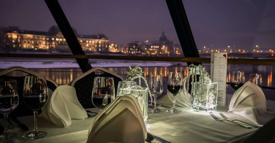 Dresden: Evening River Cruise with Dinner - Key points to know before booking