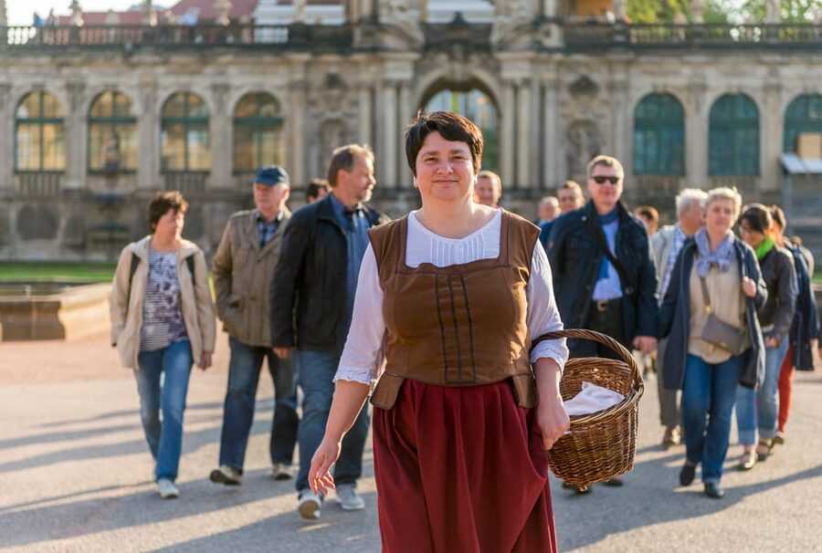 Dresden: Guided Beer Tour of the Historic Old City - Zwickel and the Saxon Snack