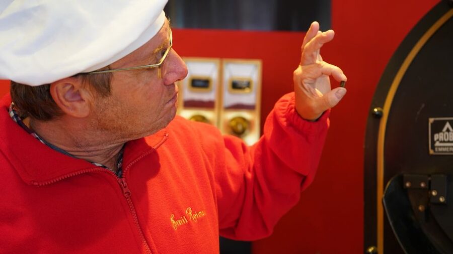 Dresden: Guided Bus Tour to Stollen Bakery with Tasting - Starting Downtown on the Double-Decker Bus