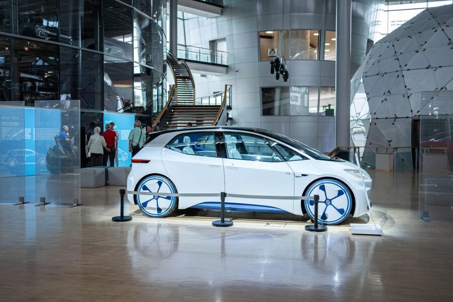 Dresden: Guided tour VW factory , test drive & food - Why Dresden’s Transparent Factory makes a good stop