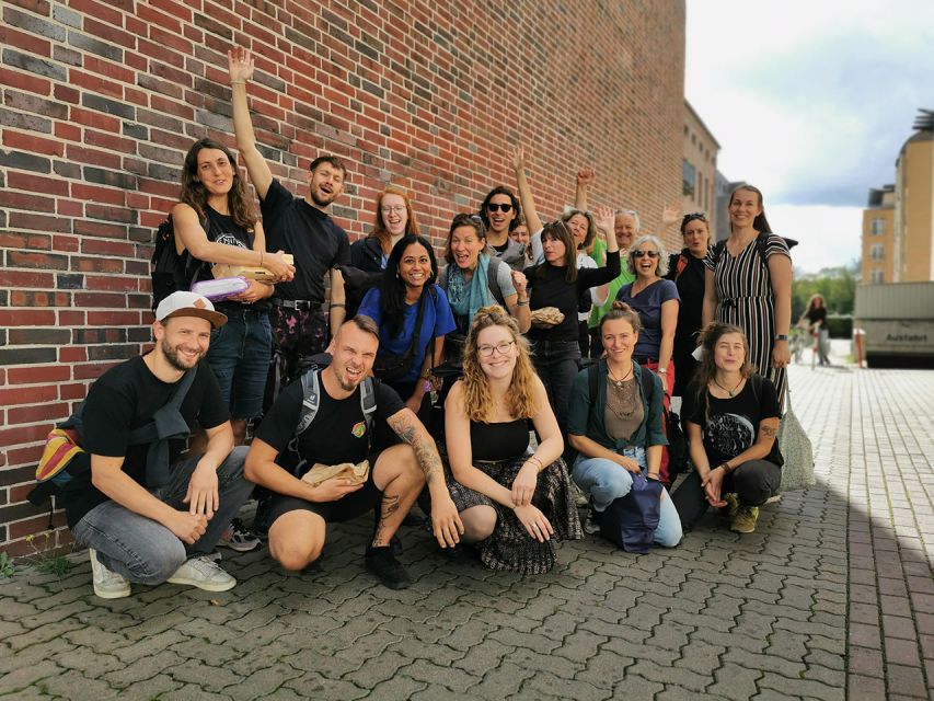 Dresden: Krimi Outdoor Escape Game “Mord am Elbufer” - Königsbank and the Japanese Palace