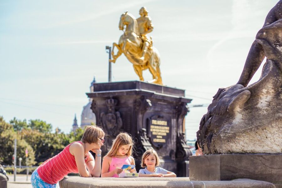 Dresden Neustadt: Scavenger Hunt Self Guided Tour - Shipping and Pickup Details You Should Not Miss