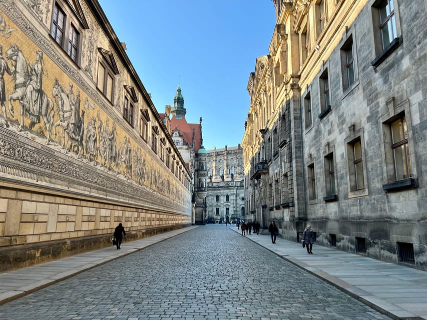 Dresden Old Town - Guided Walking Tour in English - Zwinger Palace and the baroque finale