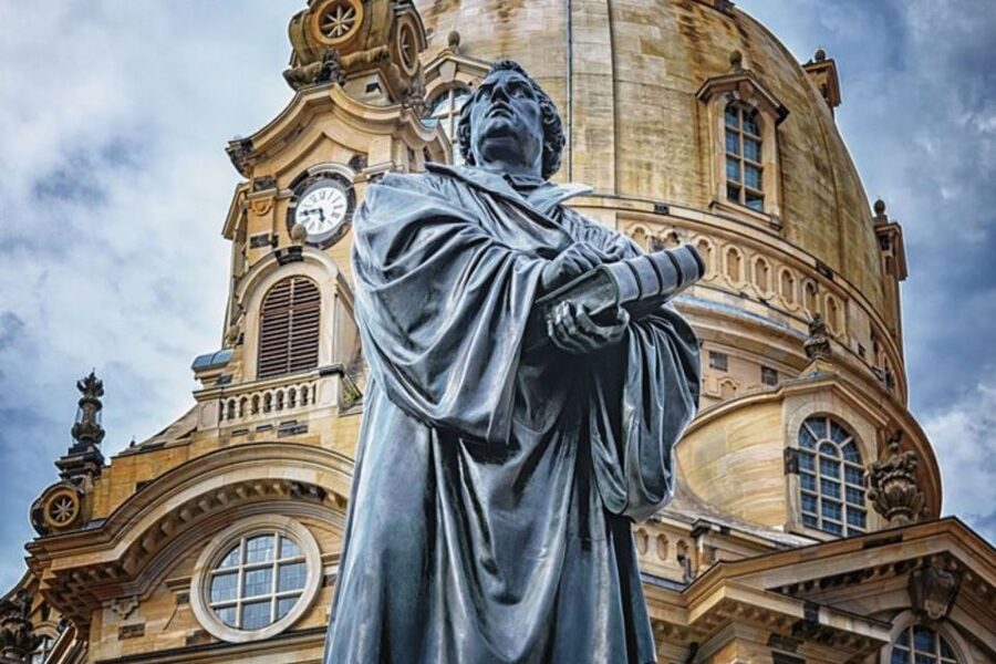 Dresden: Private custom tour with a local guide - A private way to get your bearings in Dresden