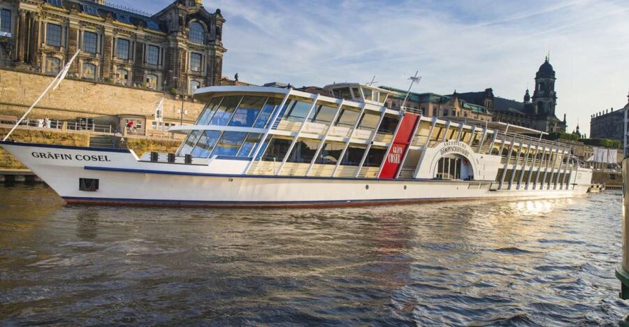 Dresden: River Sightseeing Boat Cruise - Setting out beneath Brühlsche Terrasse