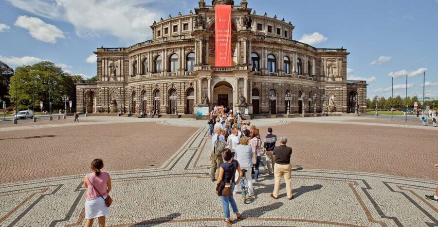 Dresden: Semperoper and Old Town Tour - Meeting at the Semperoper on Theaterplatz