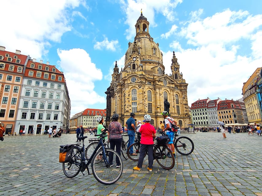 Dresden Sightseeing per Rad mit Guide, Prosecco, Eierschecke - Crossing into the New Town