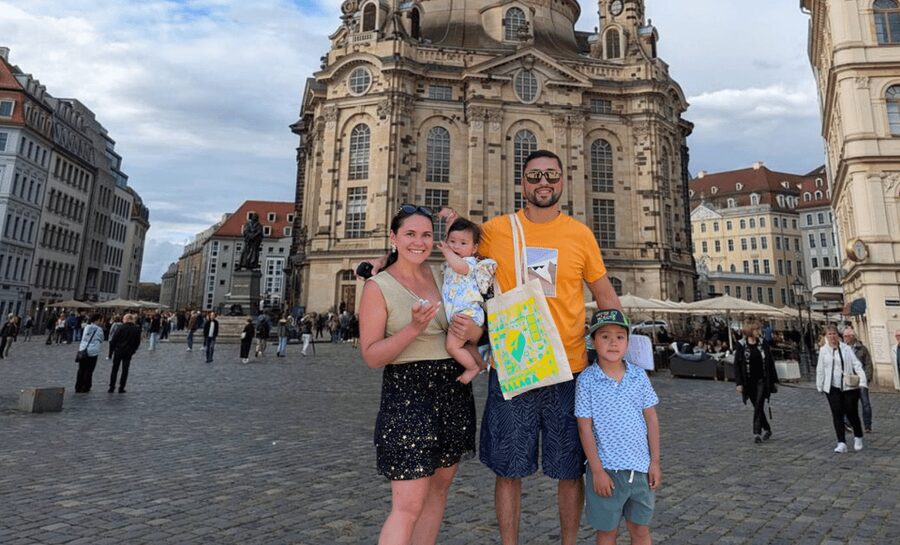 Dresden Sightseeing Treasure Hunt - Starting at Dresden Cathedral with the Golden Compass