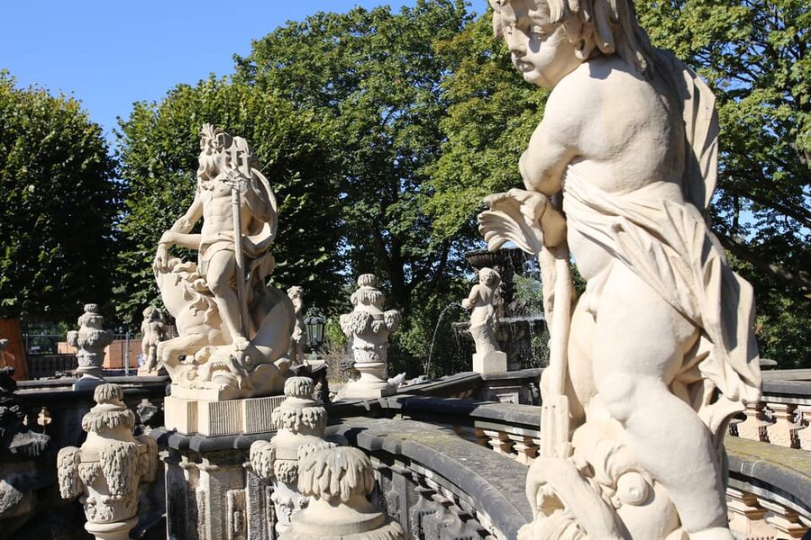 Dresden: Sightseeing Walking Tour in English - Palace Stables and the Procession of Princes