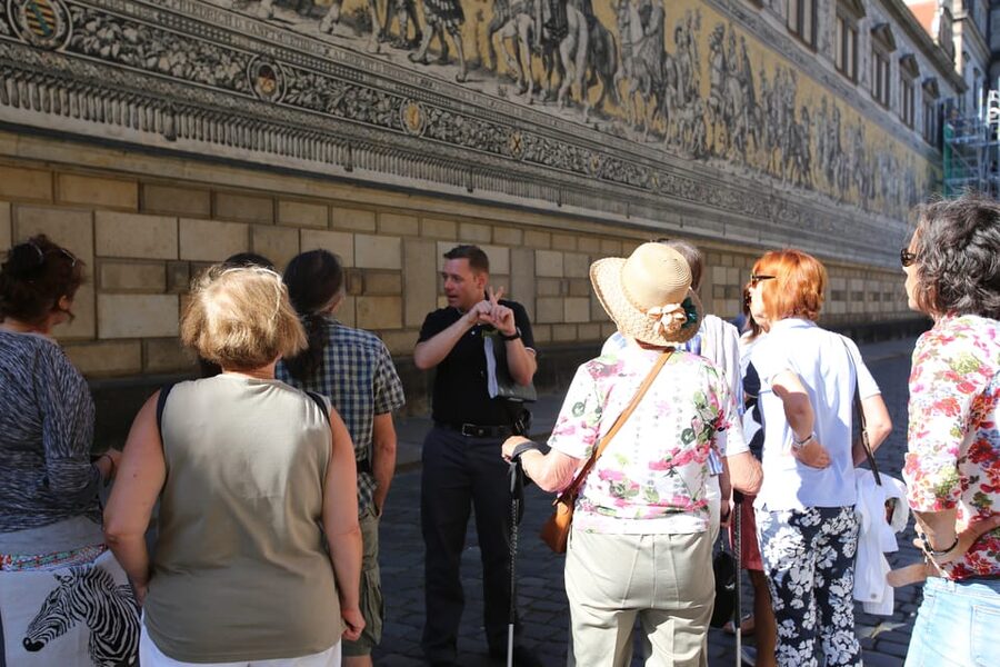 Dresden: Sightseeing Walking Tour in English - Zwinger Palace and the Nymphenbad