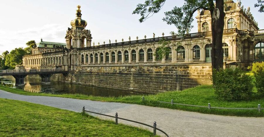 Dresden: Smile Tour with Prosecco - Dresden Castle and the royal center