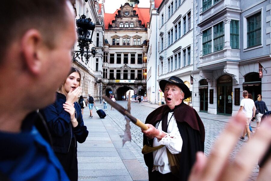 Dresden: The Original Night Watchman Tour in Lantern Light - Schlossplatz and the royal center