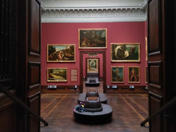 Dresden: Ticket + Tour Gallery Old Masters - Starting Below the Ticket Point