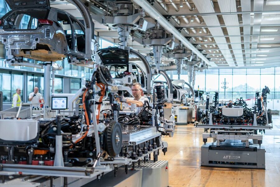 Dresden: Tour of VW's Transparent Factory with breakfast - Key points before you book