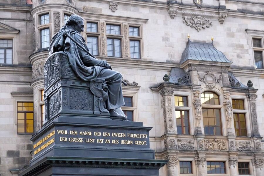 Dresden with a touch of Xmas: English small group tour - The Catholic Cathedral and Dresden’s religious tensions