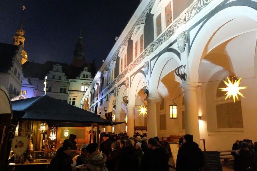 Dresden with a touch of Xmas: English small group tour - Fürstenzug and a porcelain parade