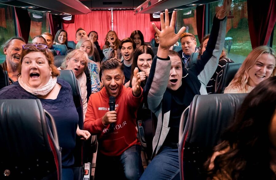 Düsseldorf: 1.5-Hour Comedy Bus Tour - What happens during the 90 minutes