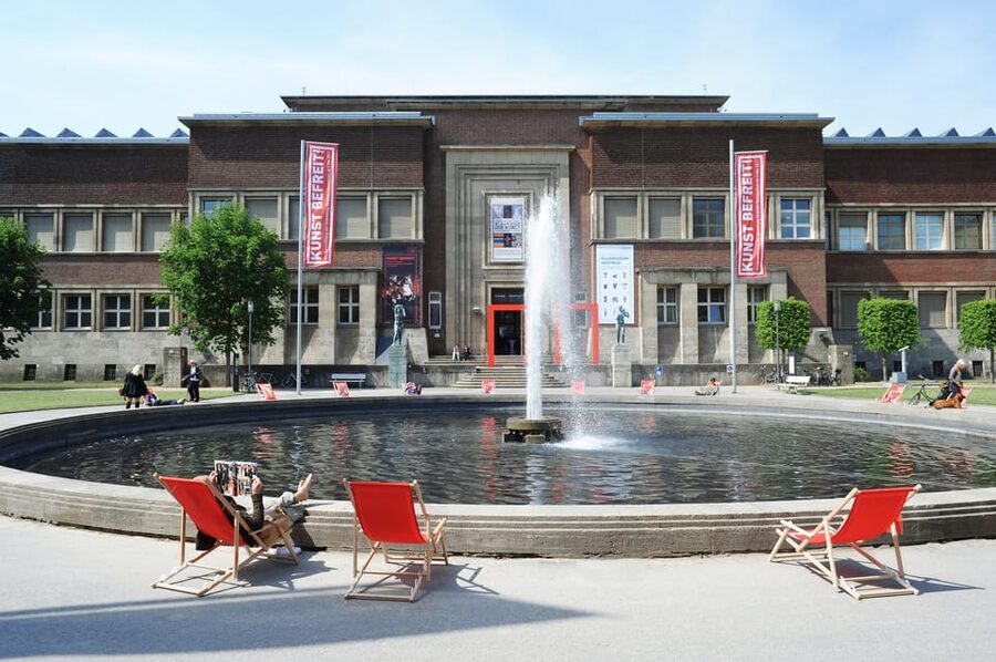 Düsseldorf: 2-Day Art Exhibition and Museum Pass - KIT Kunst im Tunnel beside the Rhine