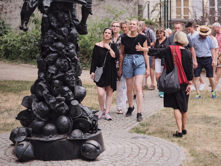 Düsseldorf: Altstadt Guided Tour - What the guide adds to the experience