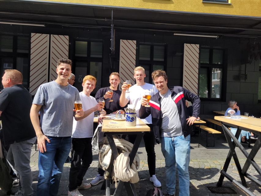 Düsseldorf: Guided Beer Tour with 4 Beers & a Flexible Route - The second stop: comparing beer beyond Altbier