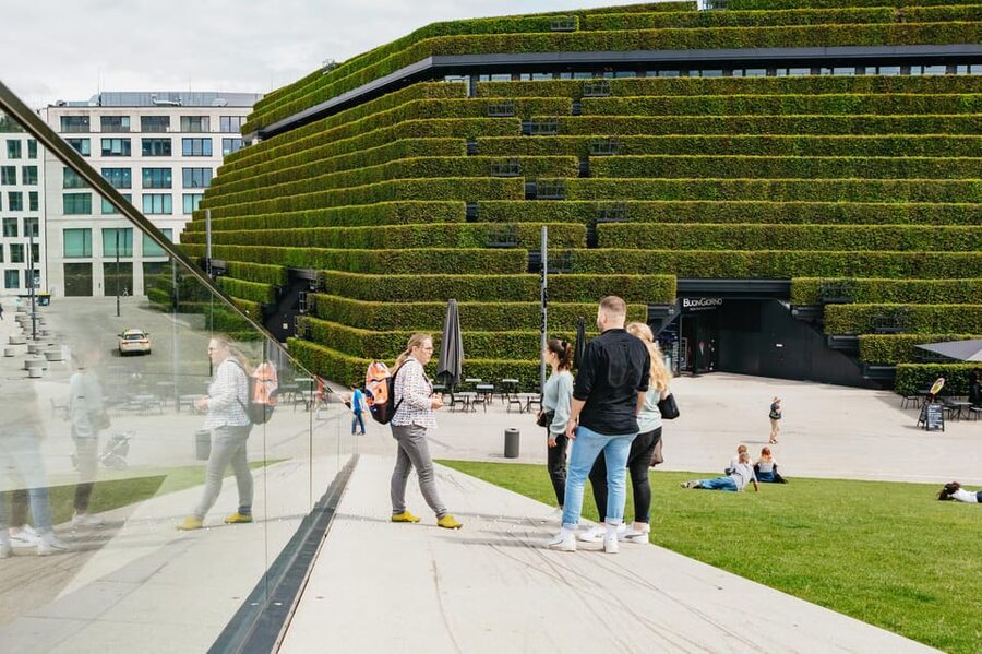 Düsseldorf: Guided City Architecture Walking Tour - Why this short walk works so well