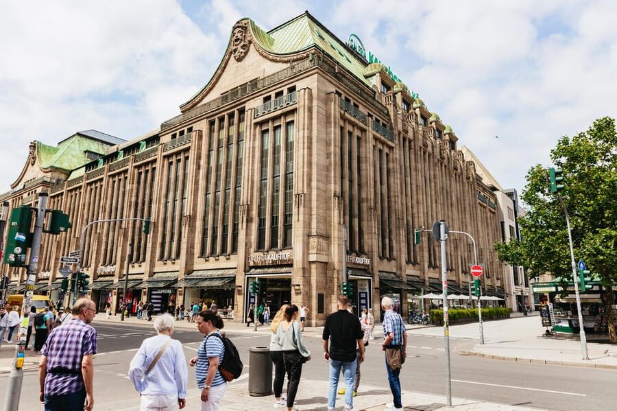 Düsseldorf: Guided City Architecture Walking Tour - The Kö-Bogen and the value of a good explanation