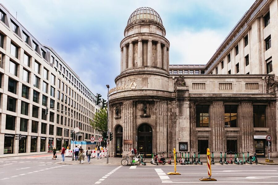 Düsseldorf: Guided City Architecture Walking Tour - Ehrenhof, the final architectural chapter