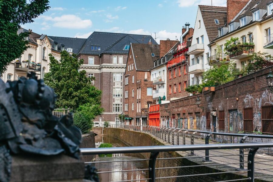 Düsseldorf: Guided Tour with a Night Watchman - Practical tips for a smoother evening