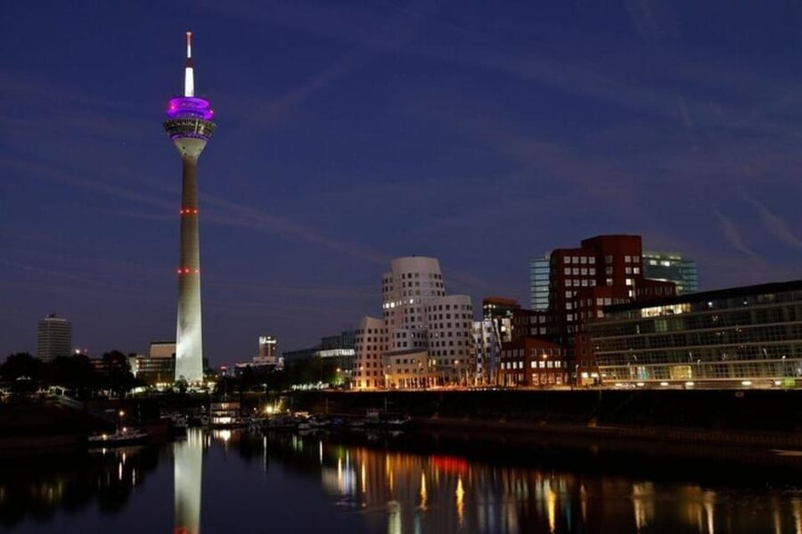Dusseldorf : Highlights Walking tour with A Guide - Key points before you book