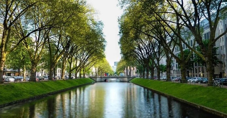 Dusseldorf : Highlights Walking tour with A Guide - Marktplatz, Jan Wellem, and the Altstadt