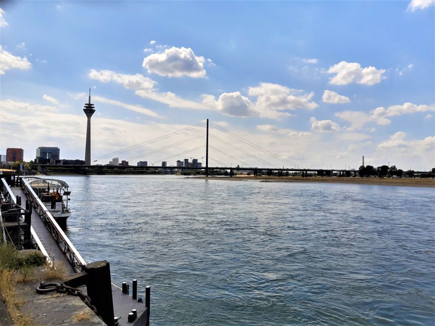 Dusseldorf: Old Town & Altbier Tour - Burgplatz and the Rhine connection