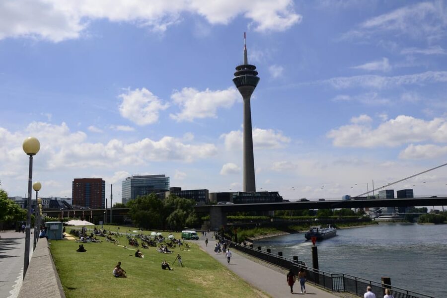 Düsseldorf: Old town and banks of Rhine - heart and lifeline - Turning into Düsseldorf’s Old Town