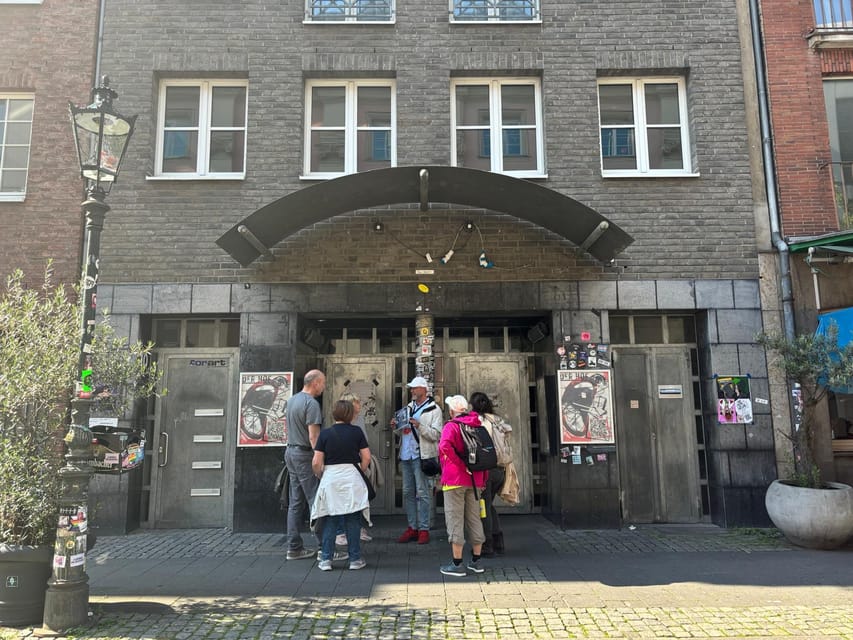 Düsseldorf: Old Town Historical Walking Tour with GEO EPOCHE - The Rhine as Düsseldorf’s leading character