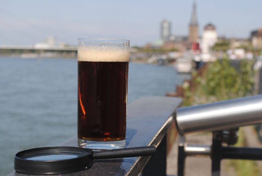 Düsseldorf: Old Town Interactive Crime Tour with actor - German language and meeting arrangements