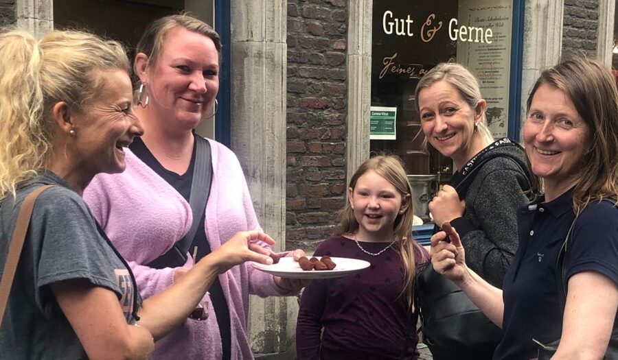Düsseldorf: Sweet Treats Guided Walking Tour of Old Town - Should you book the Düsseldorf Sweet Treats tour?