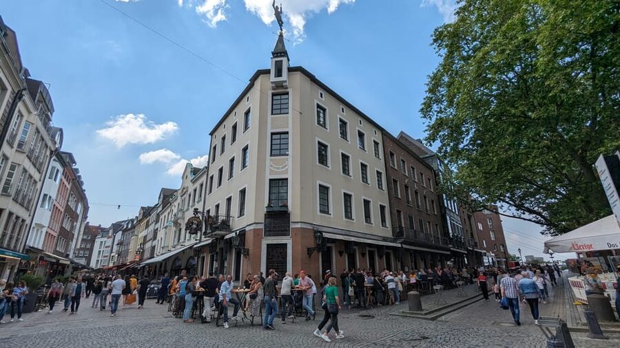 Düsseldorf: Tipping based - Old Town Walking Tour - From Königsallee’s luxury shops to the Old Town