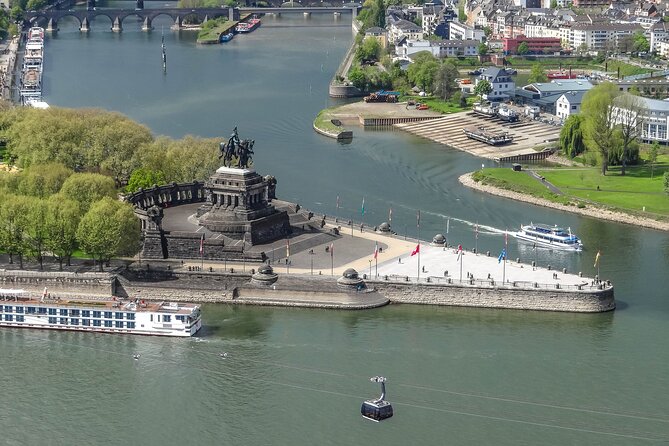 e-Scavenger hunt Koblenz: Explore the city at your own pace - The Old Castle and the Moselle Bridge
