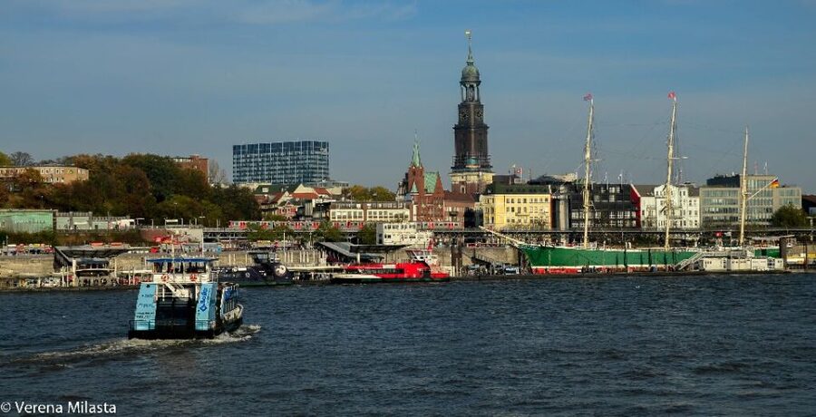English Hamburg City Center Pay-What-You-Want Walking Tour - Timing, walking comfort, and group size