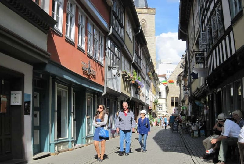 Erfurt: On the road with the Brückenkrämer. Walking tour with anniversary tasting. - The tasting: chocolate first, herbal liqueur second