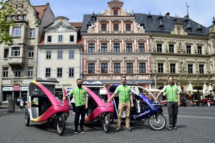 Erfurt: Private Guided Classic Old Town E-Rickshaw Tour - Value, timing, and who should book