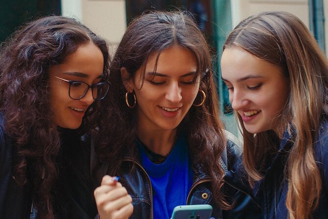 Escaping and spying on the Berlin Wall Scavenger hunt - Why a private group changes the experience