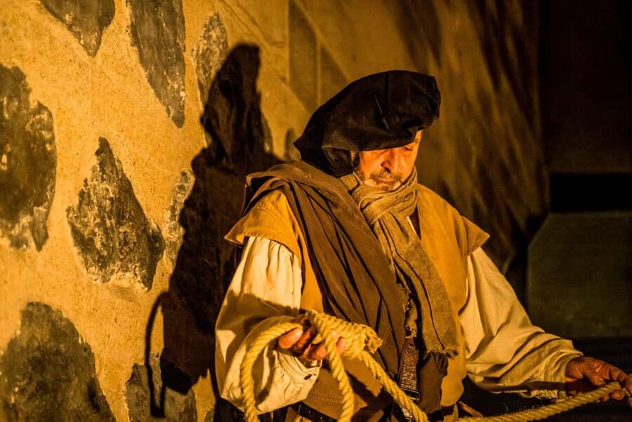 Executioner's Tour of Cologne in German - Why the costumed format works