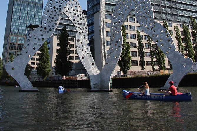 Explore Berlin by canoe - Turning toward the Spree