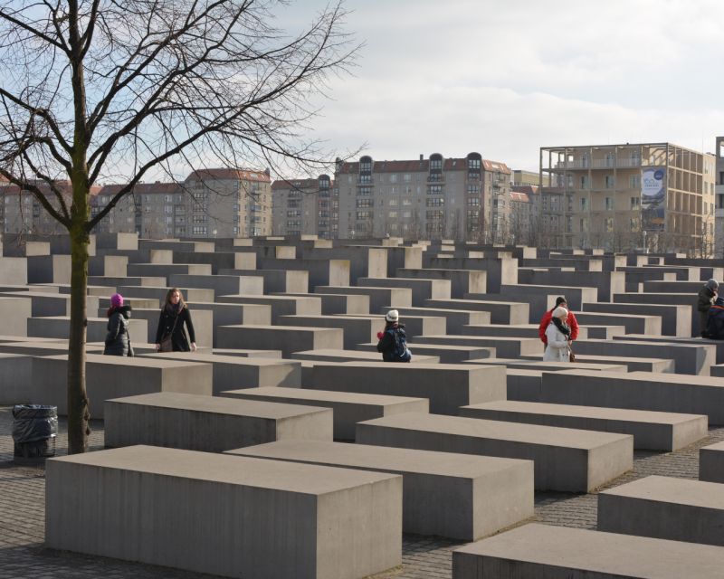Explore Berlin Tour: History and Highlights - Checkpoint Charlie and the memory of the Berlin Wall