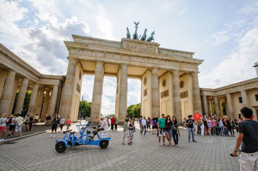 Explore Berlin: Walking Tour of All The Iconic Sites - Key points to know before you book